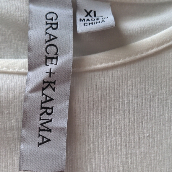 Chic White Puff Sleeve Blouse - Picture 2 of 3